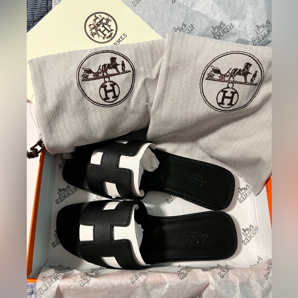 H sandals